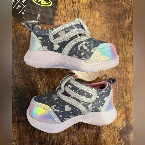 Athletic Works | infant sneaker shoes. Size: 2. - Picture 12 of 13